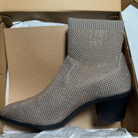 Kenneth Cole Reaction Women's Jess Pull on Booties Shitake Size 10 NEW - Picture 3 of 9